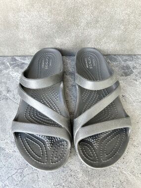 CROCS Kadee Strappy Waterproof Summer Sandal Black NWOT Size 6